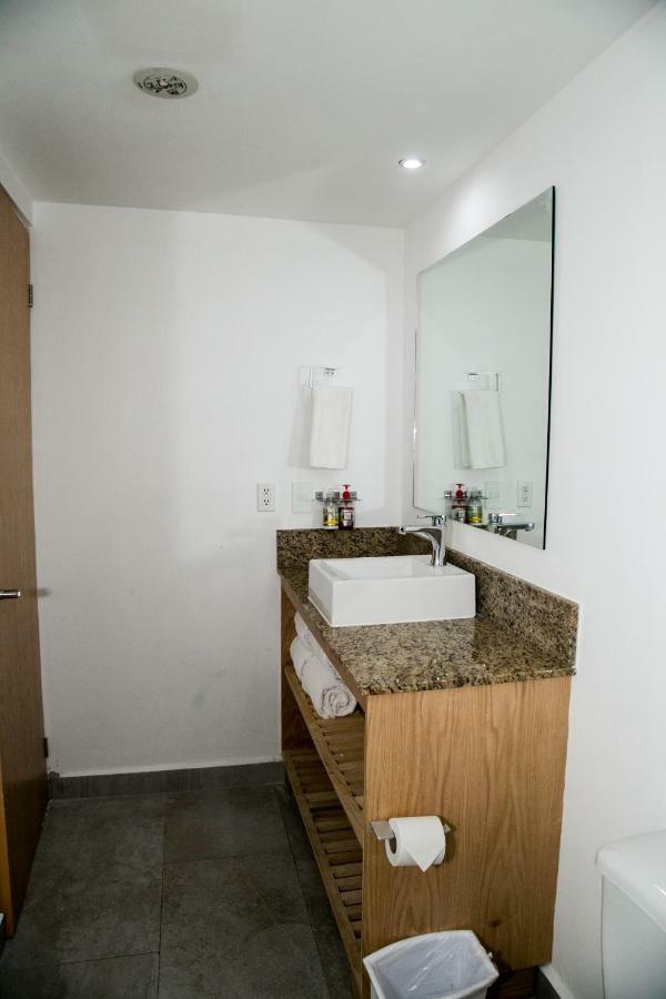 Booking 500 Monterrey Exterior photo