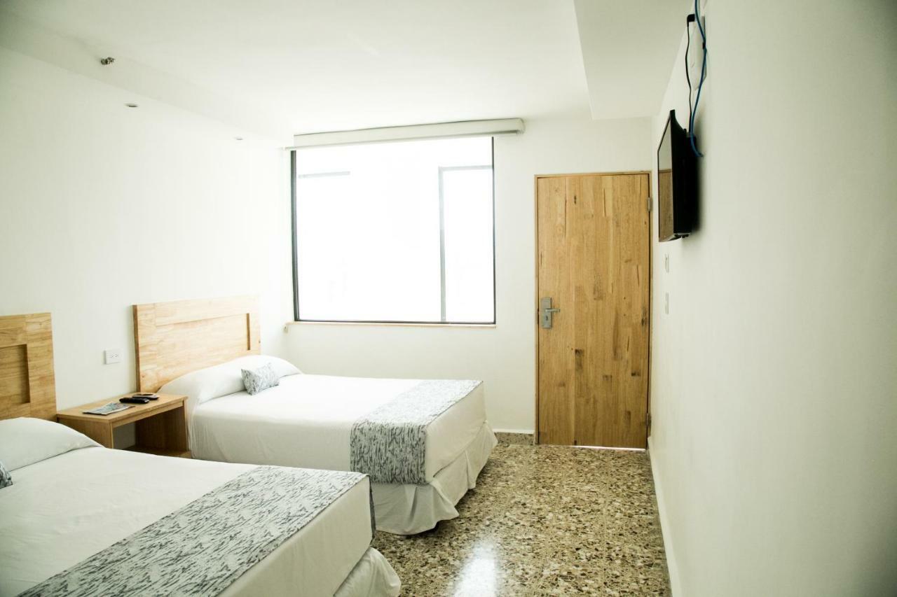 Booking 500 Monterrey Exterior photo