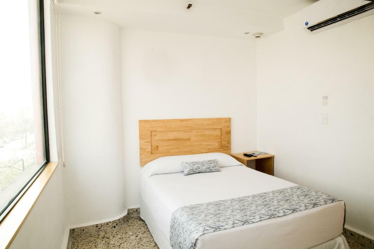 Booking 500 Monterrey Exterior photo