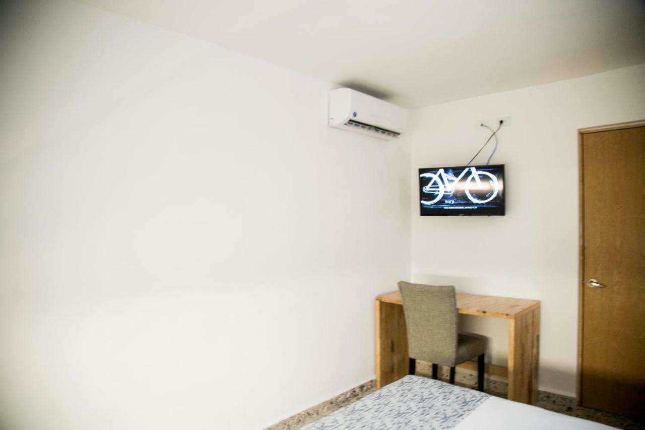 Booking 500 Monterrey Exterior photo